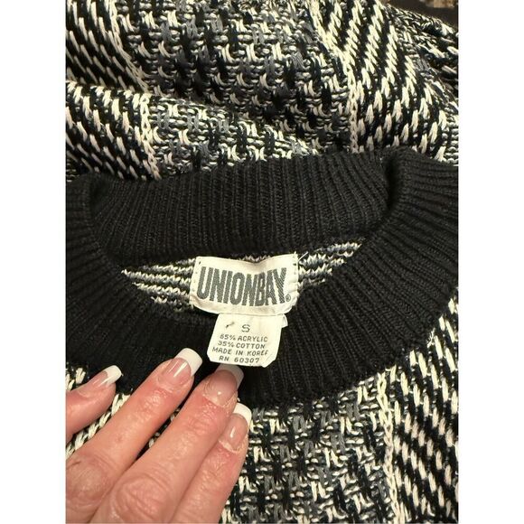 Union Bay Vtg Men’s Geometric Print Sweater Pullover Sz. S Black/White - Picture 8 of 8